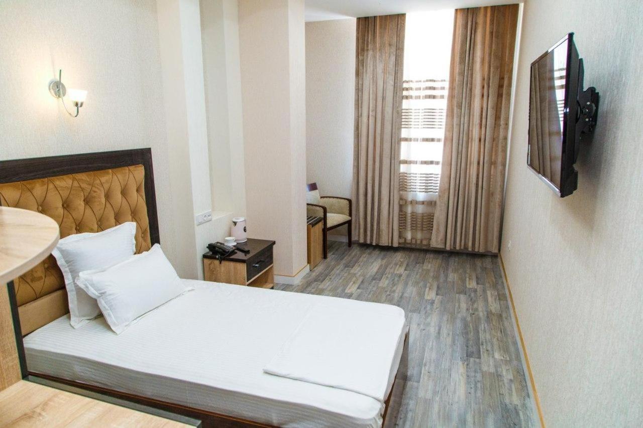 Shedevr Plaza Hotell Namangan Eksteriør bilde