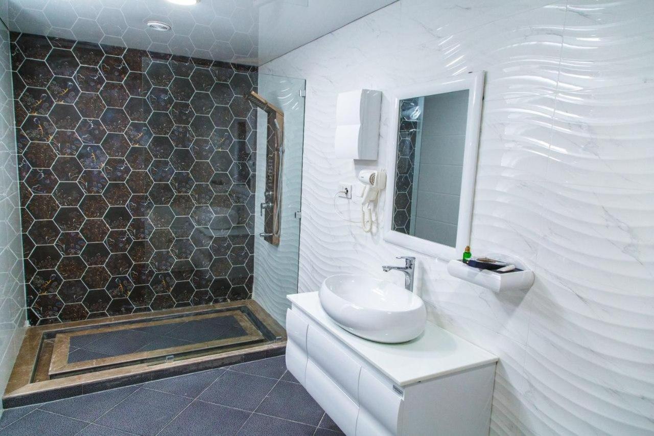 Shedevr Plaza Hotell Namangan Eksteriør bilde