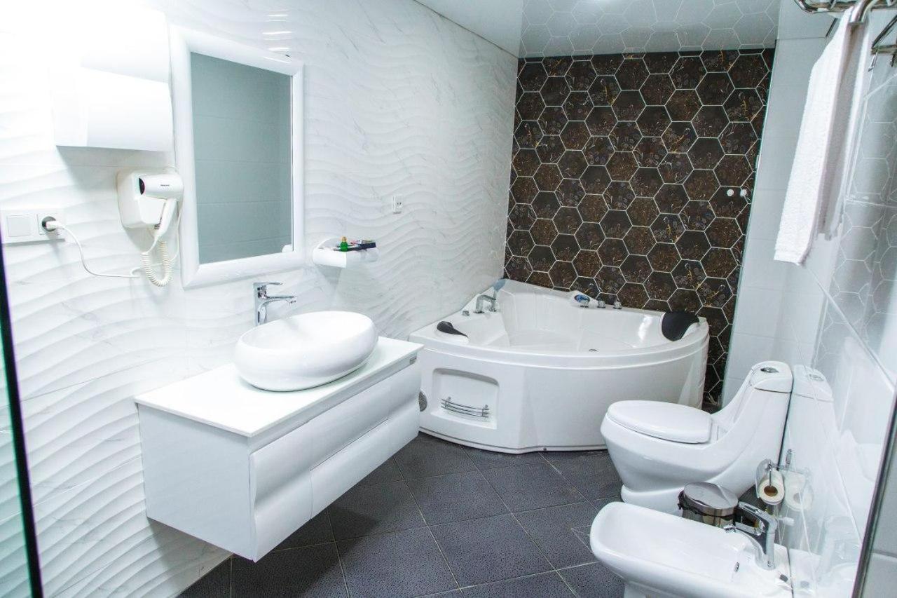 Shedevr Plaza Hotell Namangan Eksteriør bilde