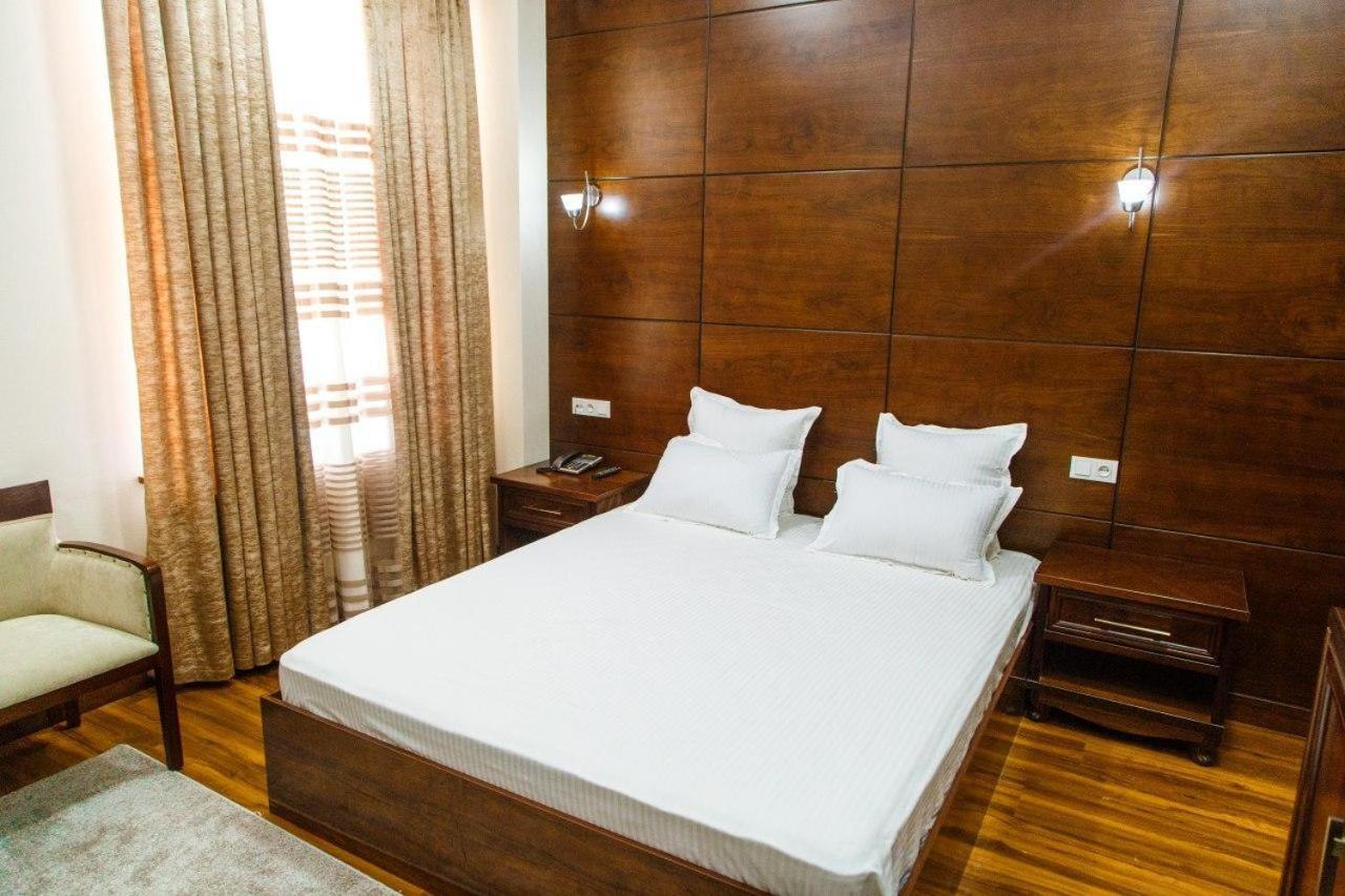 Shedevr Plaza Hotell Namangan Eksteriør bilde