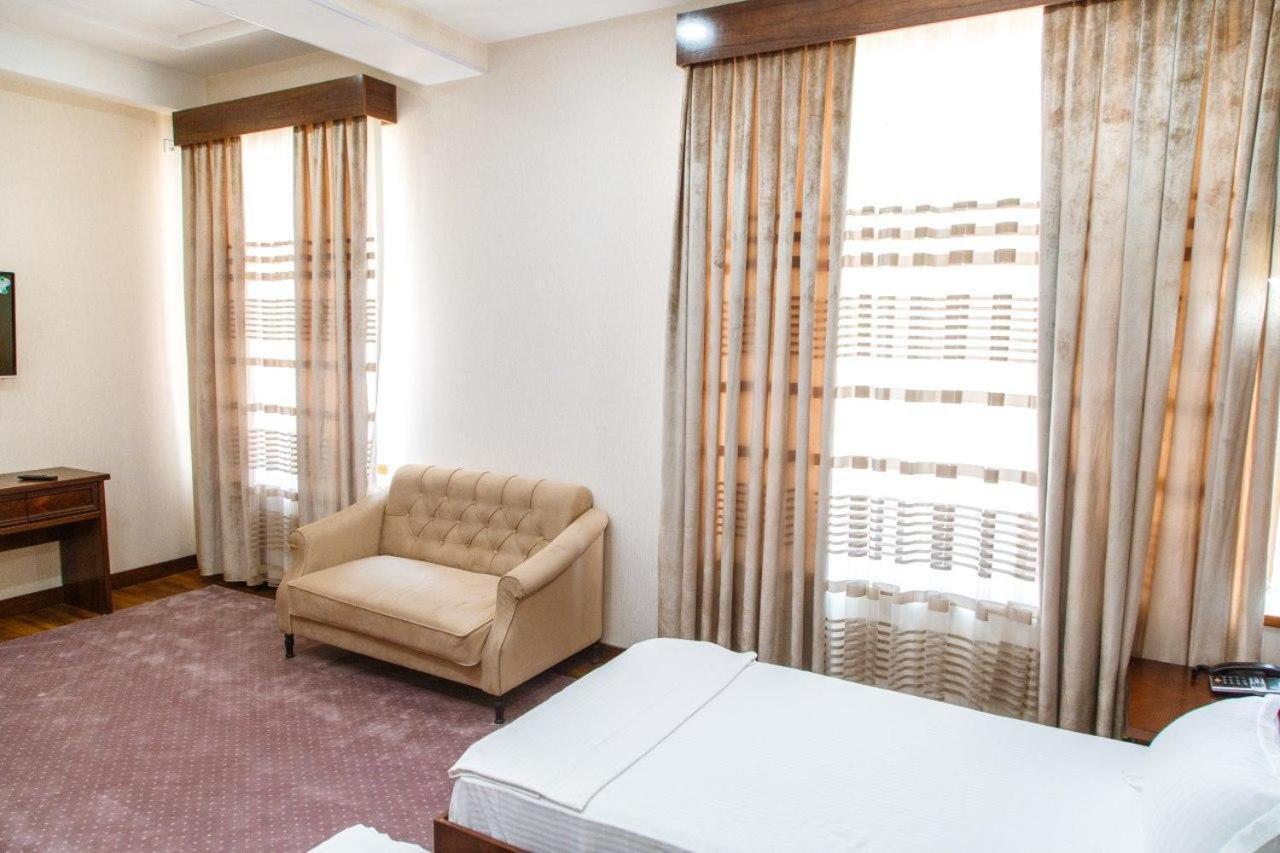 Shedevr Plaza Hotell Namangan Eksteriør bilde