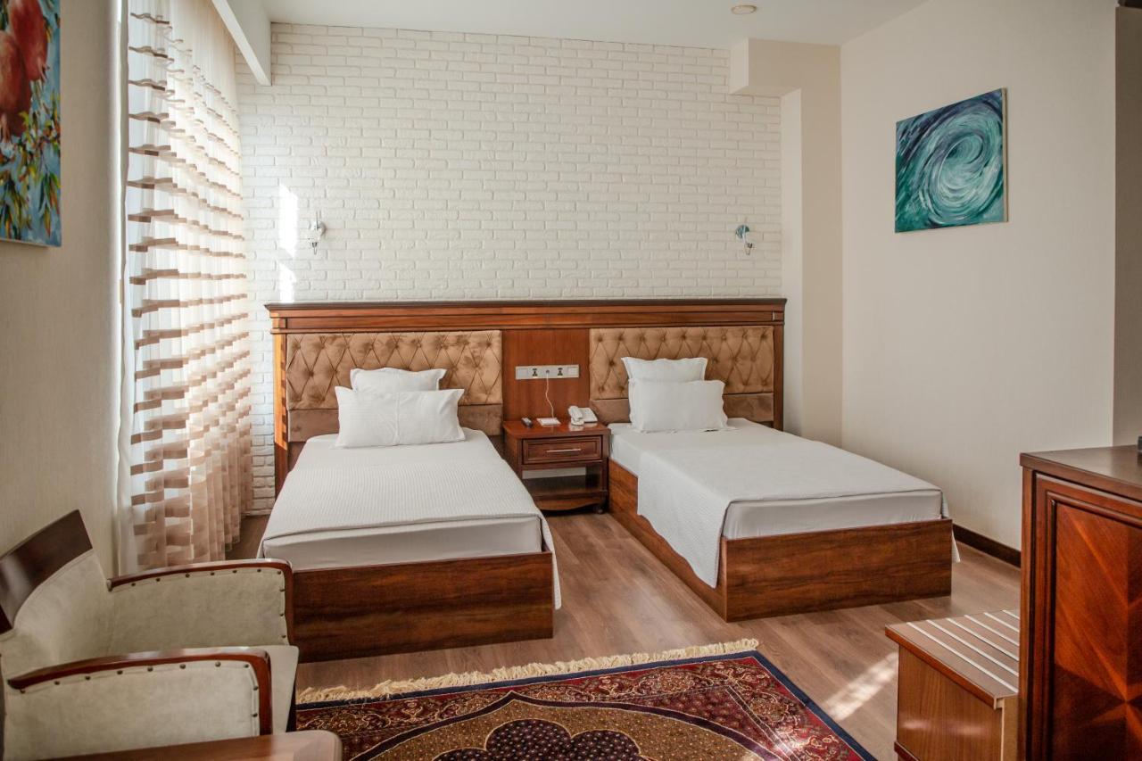 Shedevr Plaza Hotell Namangan Eksteriør bilde